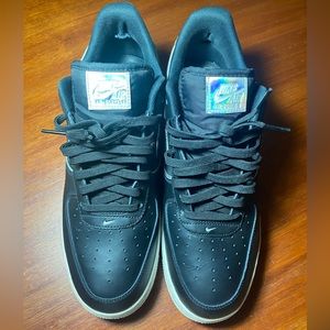 Nike Air Force 1 Low Iridescent Outline